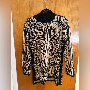 ✨Chico's size 2 Leopard print Mock Turtleneck sweater